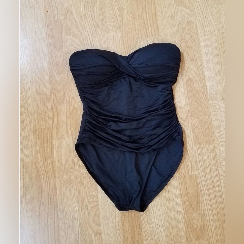 La Blanca Island Goddess Black Twist Front Bandeau One Piece Swimsuit 14